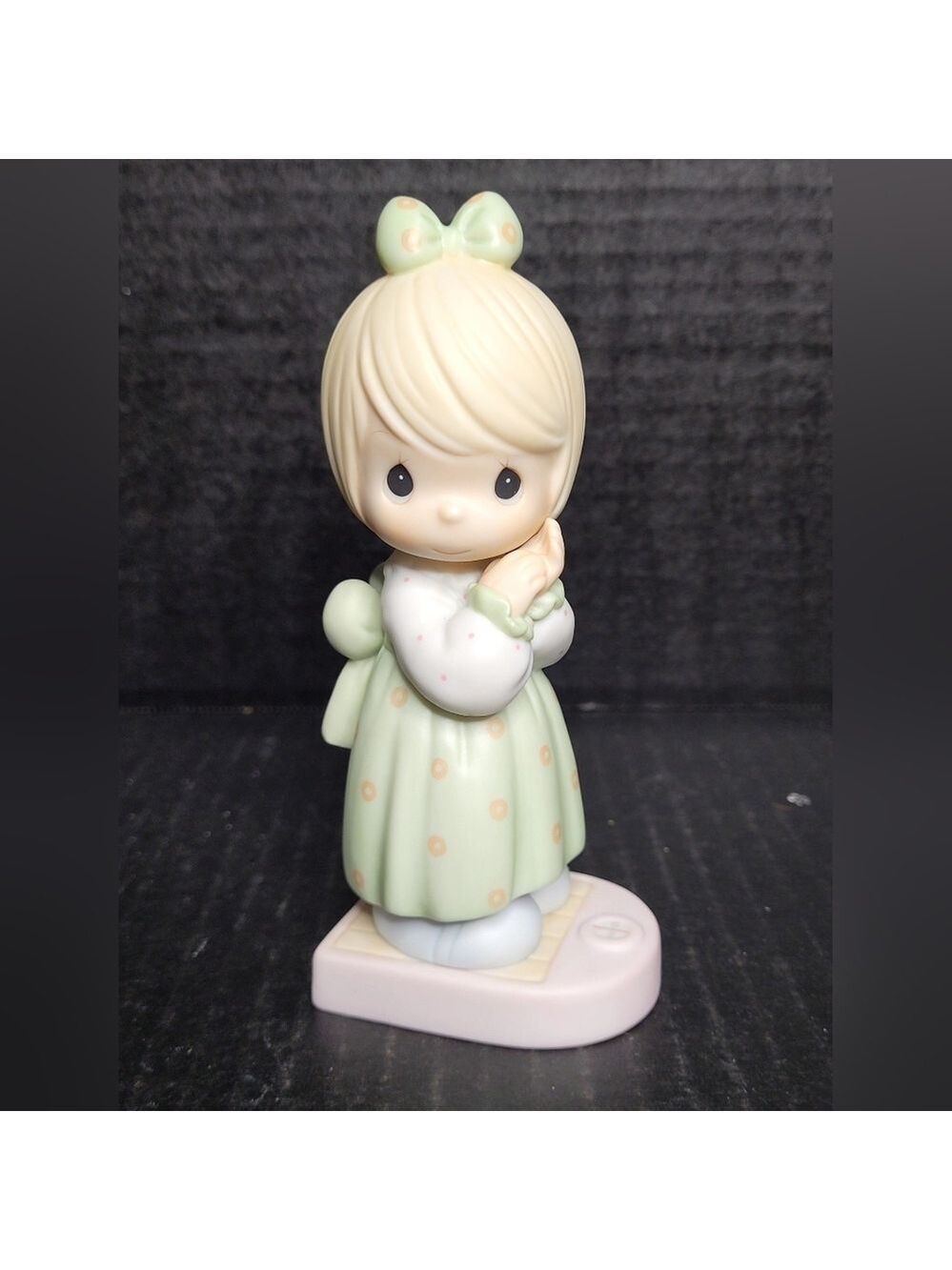 1999 Enesco Precious Moments Porcelain Figurine I'll Weight For You #521469